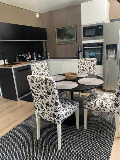 Moderni ja mukava huoneisto - 8