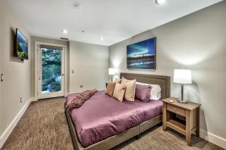 LUXE 15 Blue Diamond Lodge Lake Tahoe Hot Tub - 3