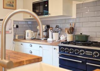 Whimsical Countryside Escape with Sprawling Garden - 9