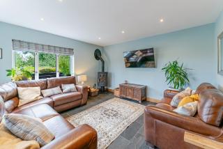 Whimsical Countryside Escape with Sprawling Garden - 1