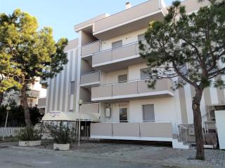 Pleasant Apartment in Alba Adriatica near Sea - 1