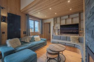 5 BDR Chalet with private heated pool and sauna - 3