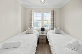 2 Bed City Centre Castle & Wallace View Apartment - 7