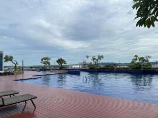 Flysleep Apartemen Pollux Habibie Batam 1BR Sea View n City - 5