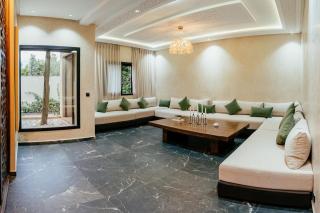 Stunning luxury Villa with Mountain Views - 2