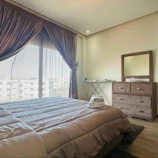 Modern Spacious apartment with free Parking and AC - 5