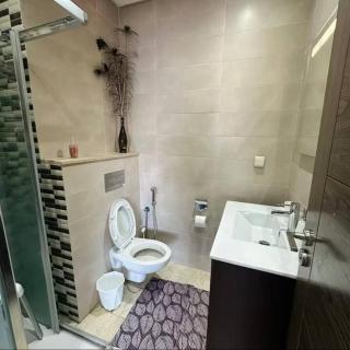 Modern Spacious apartment with free Parking and AC - 1