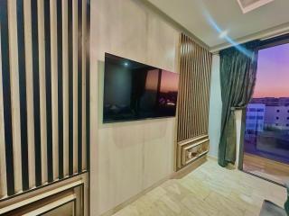 Modern Spacious apartment with free Parking and AC - 9