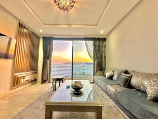 Modern Spacious apartment with free Parking and AC - 4