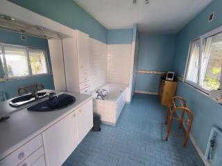 Maison atypique face à la mer, les pieds dans l'eau - 3