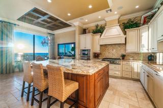 Luxury Beachfront Paradise - 3