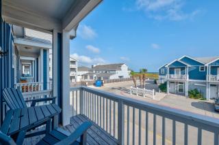 Walk to Beach Hot Tub Community Pool Water View - Padre Island - 7