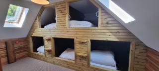 Stylish Lodge in the Peak District sleeps up to 9 - 1