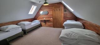 Stylish Lodge in the Peak District sleeps up to 9 - 4