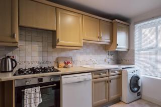 3bd Home near Red Bull Racing, Vw Centre, Zoho - 2