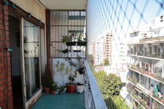 Full apartment with balcony, central location - 2