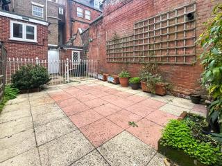 The Clerks Cottage, Eastbridge Hospital - 8