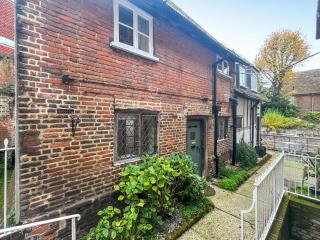 The Clerks Cottage, Eastbridge Hospital - 0