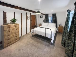 The Clerks Cottage, Eastbridge Hospital - 5