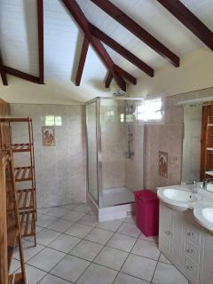 Appartement Moderne au Moule 72 m² avec Balcon - 7