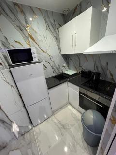 Marble white suite and spa - 9