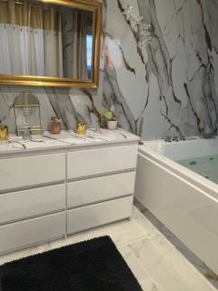 Marble white suite and spa - 2