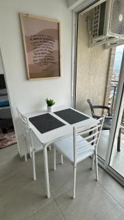 Hermoso aparta estudio con piscina - 1