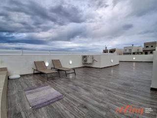 Beautiful Holiday Home with a Private Rooftop Pool - 9