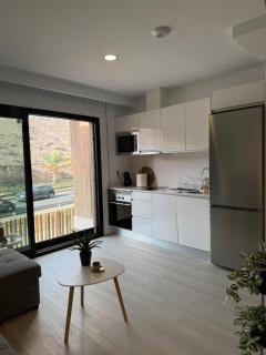 Sunset Bronze- Calidez, estilo y mar en Arguineguín - 3