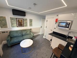 MSK The Whiteley - 2