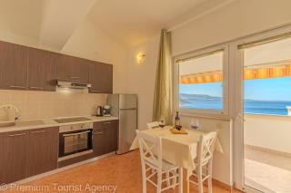 Sladana direct at the beach - Metajna - 5