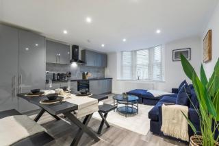 Stone Street - Stylish central 3 bed apartment - 2