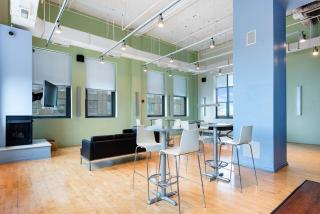 Downtown Chicago Stay with Free In & Out Parking 1 - 9