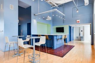 Downtown Chicago Stay with Free In & Out Parking 1 - 3