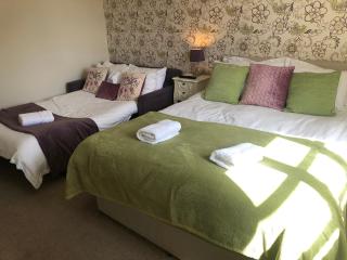 St Annes House - Double Room 1 - 4