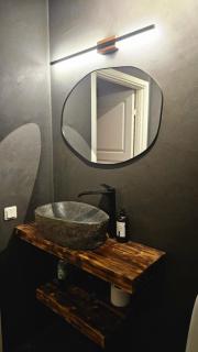 Riverfront Aurora Chalet - 4