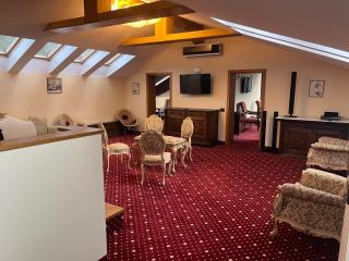 Classic Inn Hotel by Radacini - 2