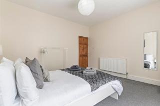 Stylish & Central - Bed House - Parking & Garden - 5