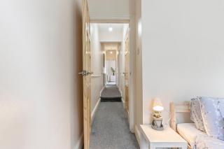 Stylish & Central - Bed House - Parking & Garden - 4