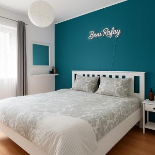 Lisbon private Room in Shared Apartment - 0