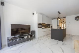 The White House 237 - 4