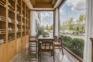 Shangri-La Qianyue S Oxygen-Supplied Scenic View Hotel - 7