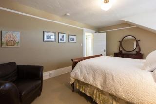 Cascade Chic 30 day minimum - 4