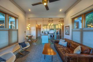 Roe Parker House - 8