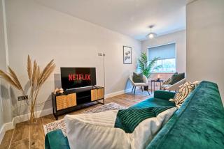 Central and Stylish, Garden and Parking - 0