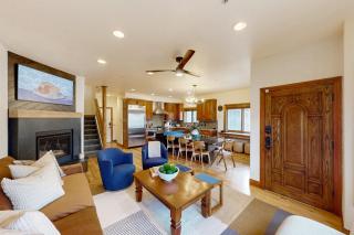 Old Town Hillside Hideaway - 3