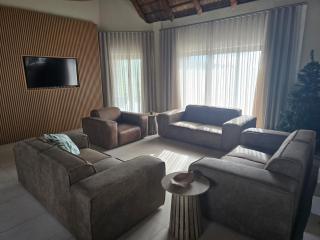 Bona Kgole Private Game Lodge, Mabalingwe - 4