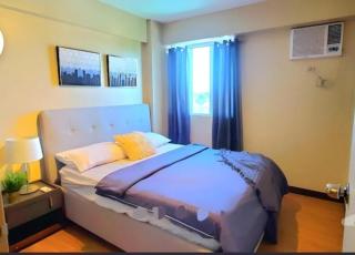 Gorgeous 2 Bedrooms Condo Unit Livingr & Kitchen - 8