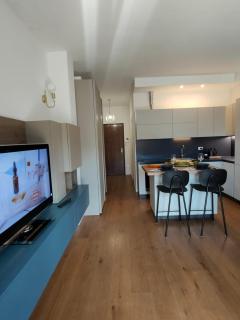 Angelico Terrace Modern Apartment - 6