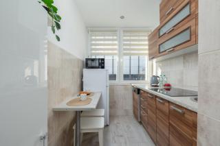 Park Żeromskiego Comfort Apartment by BookingHost - 3